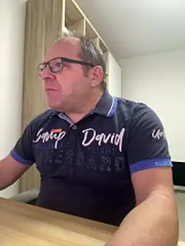 coupleLatinaLovers online show from December 2025 05:56:02 AM