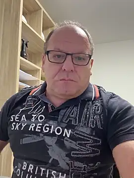 coupleLatinaLovers online show from October 2025 06:01:01 AM