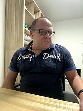 coupleLatinaLovers online show from December 2025 07:08:01 AM