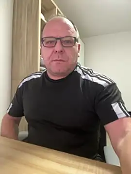 coupleLatinaLovers online show from February 2026 07:18:02 AM