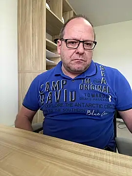 coupleLatinaLovers online show from March 2026 10:03:02 AM