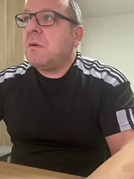 coupleLatinaLovers online show from February 2026 06:01:02 AM