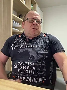 coupleLatinaLovers online show from February 2026 06:10:02 AM