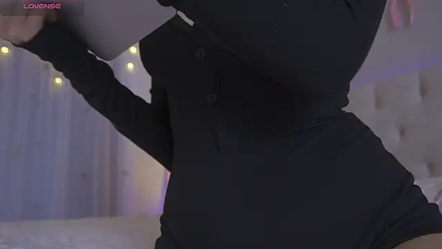 Snapshot of yumisunn chatting on February 2026 01:15:02 AM yumisunn online show from February 2026 01:15:02 AM