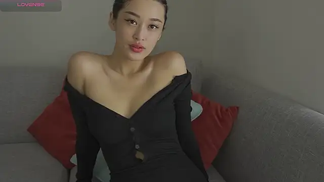 Snapshot of yumisunn chatting on December 2025 03:43:02 AM yumisunn online show from December 2025 03:43:02 AM