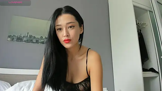 yumisunn online show from November 2025 04:05:02 AM