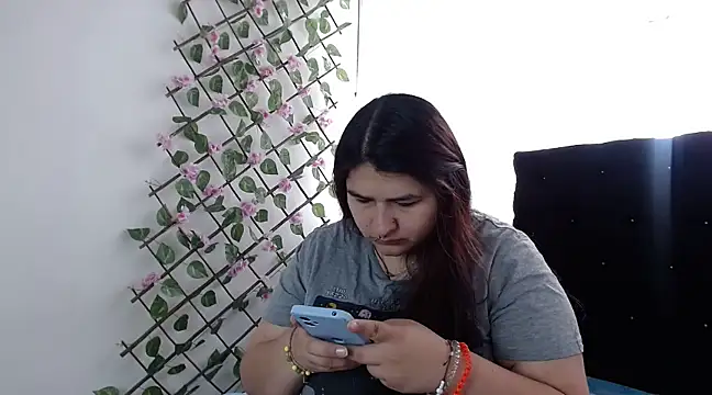  69HONRY online show from January 2025 12:58:01 PM