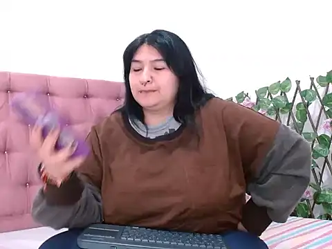  69HONRY online show from September 2025 01:22:01 PM