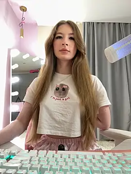Snapshot of your_girl_next_door chatting on October 2025 03:13:02 PM your girl next door online show from October 2025 03:13:02 PM