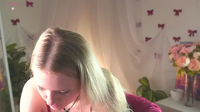 MaydaFoulk online show from April 2026 01:06:02 AM