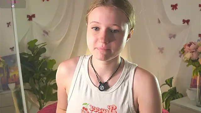 Snapshot of MaydaFoulk chatting on June 2026 01:44:01 AM MaydaFoulk online show from June 2026 01:44:01 AM