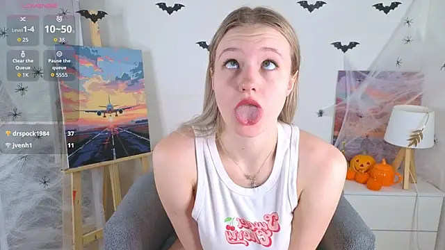 MaydaFoulk online show from October 2025 01:05:01 AM