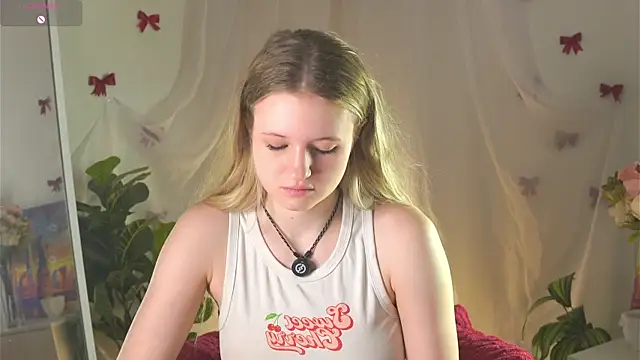 MaydaFoulk online show from May 2026 01:26:01 AM