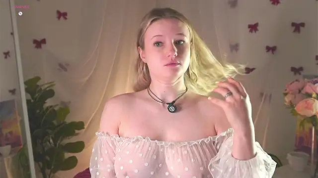 MaydaFoulk online show from April 2026 01:12:02 AM