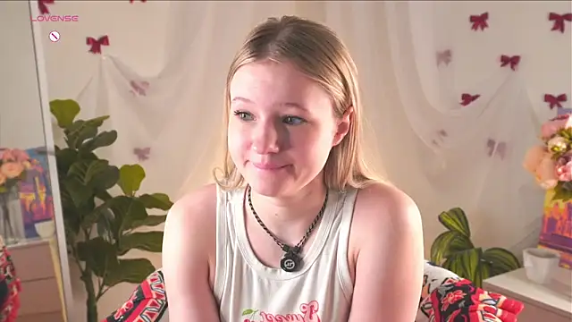 MaydaFoulk online show from March 2026 01:18:02 AM