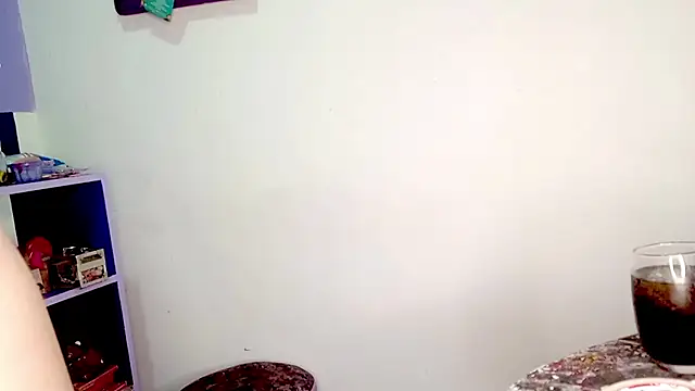 Snapshot of PetiteIvoryQueen19 chatting on June 2026 05:15:02 AM PetiteIvoryQueen19 online show from June 2026 05:15:02 AM