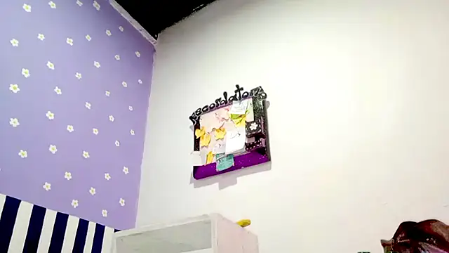 PetiteIvoryQueen19 online show from March 2026 05:20:01 PM