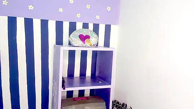 PetiteIvoryQueen19 online show from April 2026 03:35:01 AM