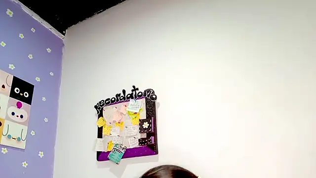 PetiteIvoryQueen19 online show from May 2026 03:50:01 AM