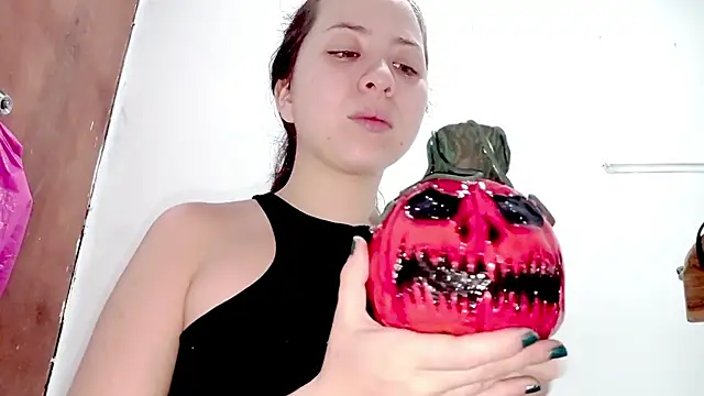 PetiteIvoryQueen19 online show from October 2025 06:14:02 AM