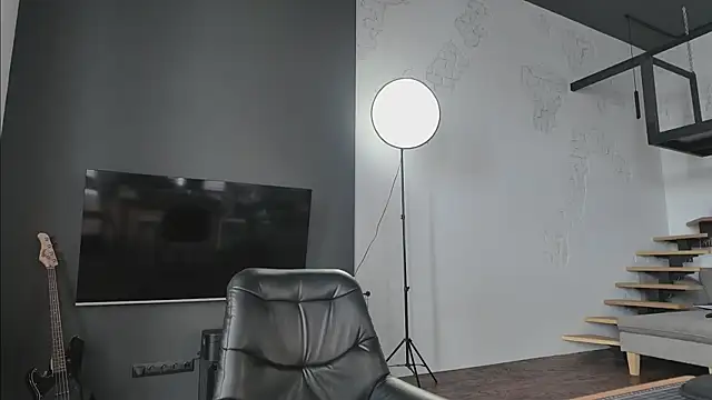Snapshot of vinylstore chatting on March 2025 11:44:02 AM vinylstore online show from March 2025 11:44:02 AM