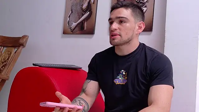 Sexy Alejandro  online show from April 2026 07:33:01 PM