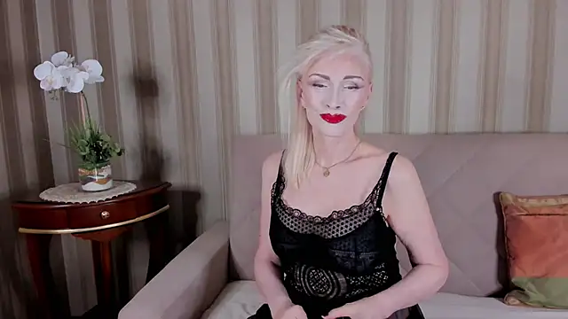 Rita Farel online show from December 2025 08:44:01 PM