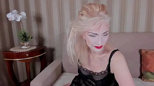 Rita Farel online show from November 2025 09:07:02 PM