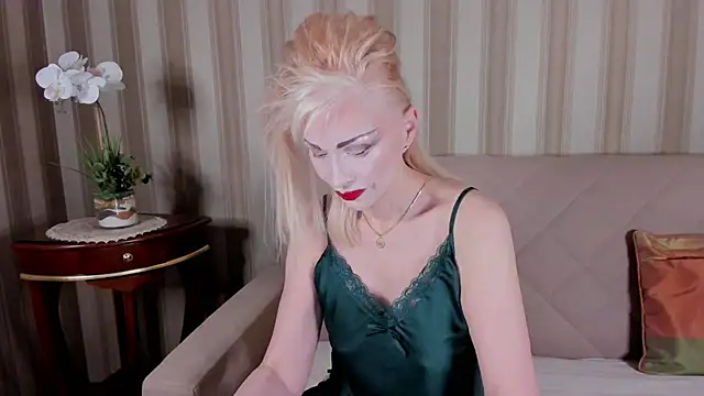 Rita Farel online show from December 2025 09:53:01 PM