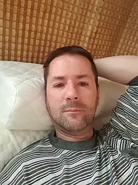 riskybusiness9090 online show from November 2025 06:40:01 AM