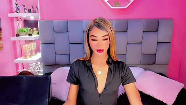 Snapshot of Shiirleysweet chatting on December 2024 03:26:01 PM Shiirleysweet online show from December 2024 03:26:01 PM