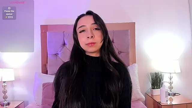 Snapshot of melanie_hills chatting on December 2025 11:31:01 AM melanie hills online show from December 2025 11:31:01 AM