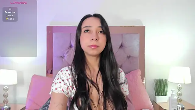 Snapshot of melanie_hills chatting on November 2025 11:24:02 AM melanie hills online show from November 2025 11:24:02 AM