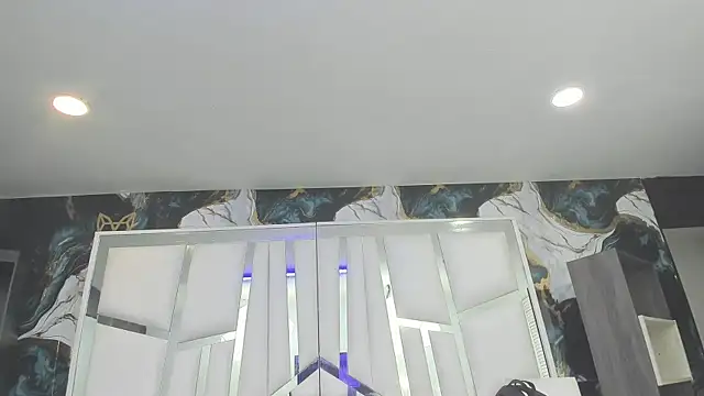 rave connor online show from April 2026 06:47:01 PM