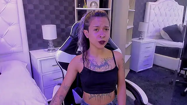 rave connor online show from February 2025 07:05:01 PM