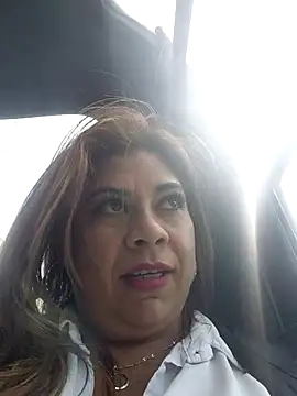 Laura-Hernandez online show from June 2026 02:33:02 PM