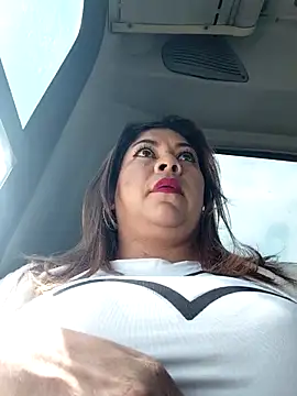 Laura-Hernandez online show from March 2026 02:37:02 PM