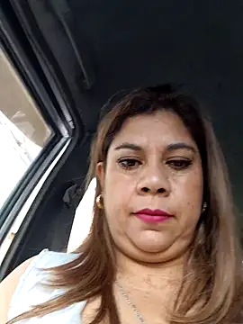 Snapshot of Laura-Hernandez chatting on February 2026 02:41:01 PM Laura-Hernandez online show from February 2026 02:41:01 PM