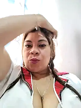 Laura-Hernandez online show from September 2025 03:26:01 PM