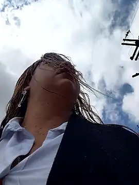 Snapshot of Laura-Hernandez chatting on January 2026 03:40:02 PM Laura-Hernandez online show from January 2026 03:40:02 PM