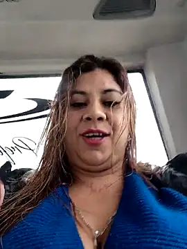 Laura-Hernandez online show from December 2025 03:22:02 PM