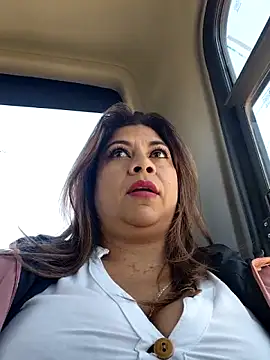 Snapshot of Laura-Hernandez chatting on February 2026 03:12:01 PM Laura-Hernandez online show from February 2026 03:12:01 PM