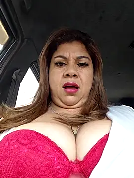 Snapshot of Laura-Hernandez chatting on February 2026 03:00:01 PM Laura-Hernandez online show from February 2026 03:00:01 PM