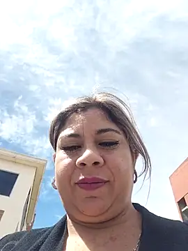 Laura-Hernandez online show from November 2025 02:50:01 PM