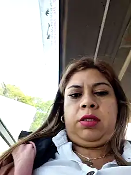 Snapshot of Laura-Hernandez chatting on June 2026 02:04:02 PM Laura-Hernandez online show from June 2026 02:04:02 PM