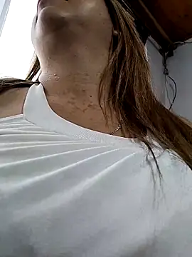 Laura-Hernandez online show from September 2025 02:24:02 PM