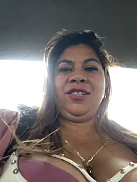 Snapshot of Laura-Hernandez chatting on January 2026 07:23:01 PM Laura-Hernandez online show from January 2026 07:23:01 PM