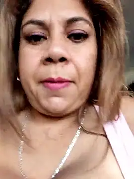 Snapshot of Laura-Hernandez chatting on January 2026 03:48:02 PM Laura-Hernandez online show from January 2026 03:48:02 PM