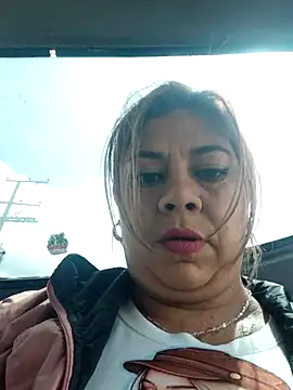 Snapshot of Laura-Hernandez chatting on July 2026 03:07:01 PM Laura-Hernandez online show from July 2026 03:07:01 PM