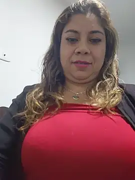 Snapshot of Laura-Hernandez chatting on July 2026 02:08:02 AM Laura-Hernandez online show from July 2026 02:08:02 AM